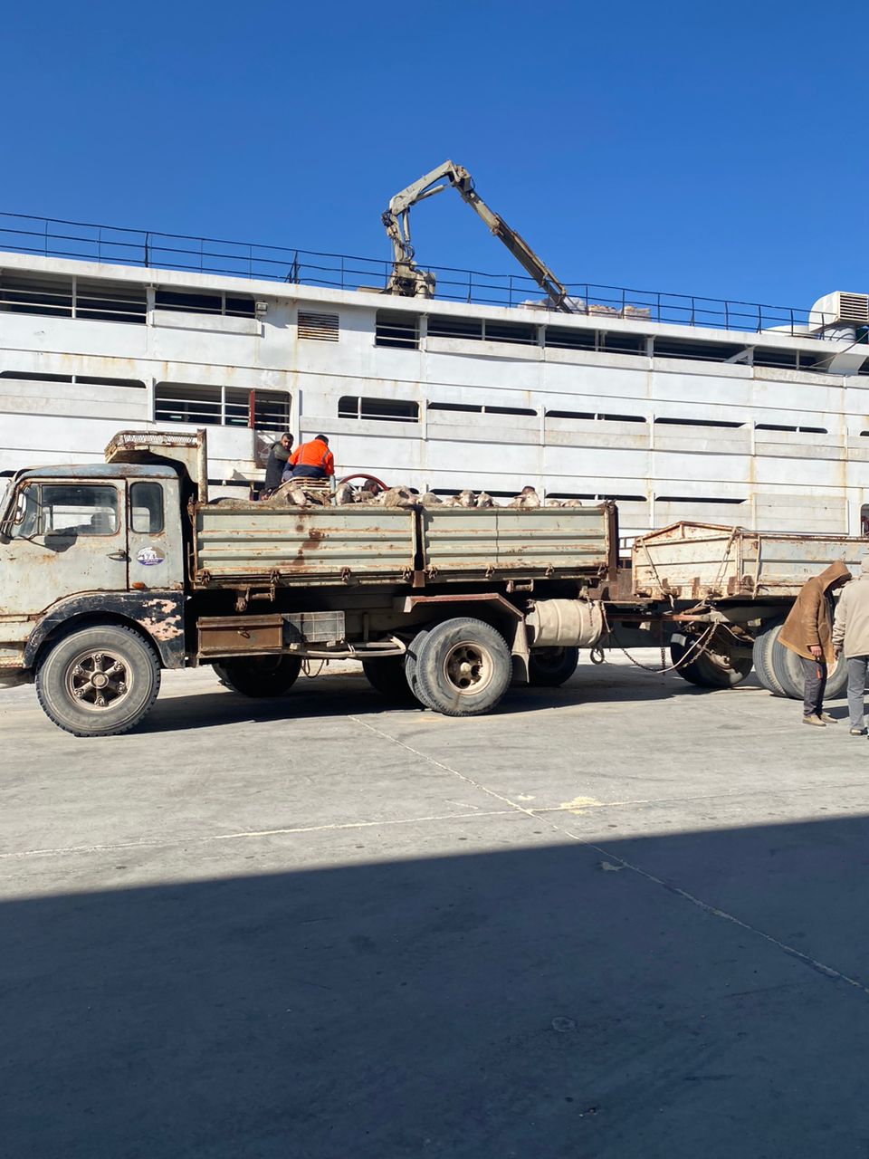 عمليات الشحن والمتابعة